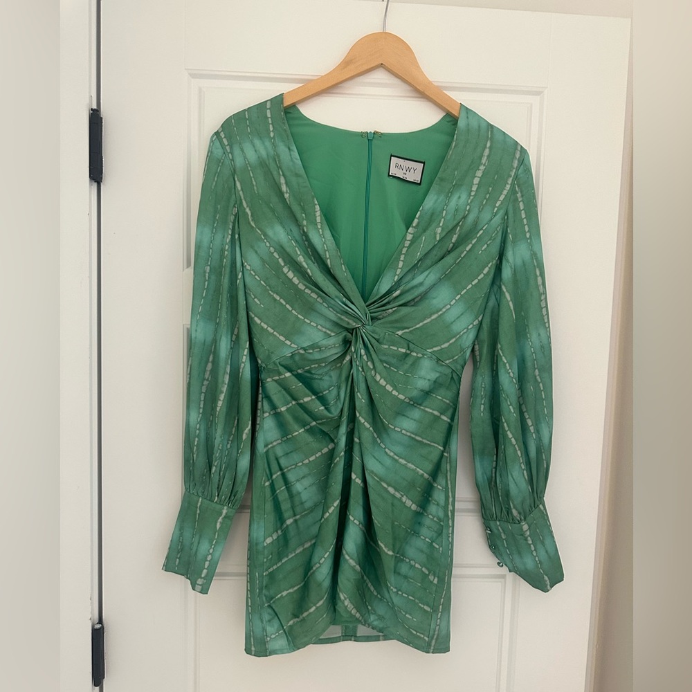 RNWY-Elegant Green Wrap Dress